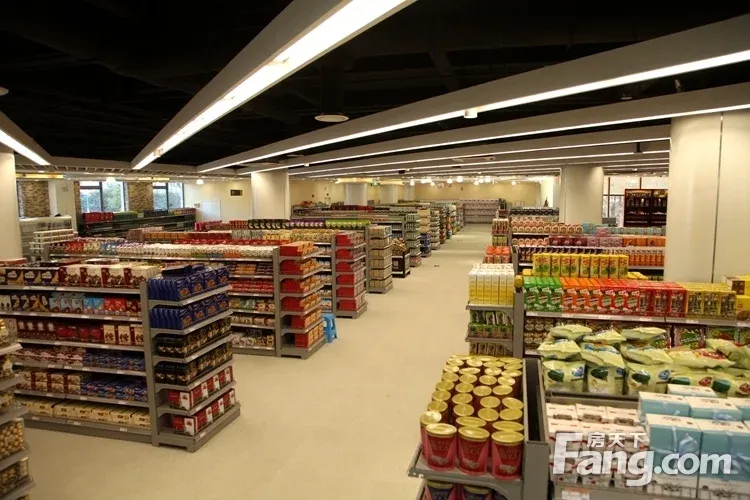 新商業(yè)地標(biāo)崛起 上海外高橋進(jìn)口商品直銷安亭店試營業(yè)觀察